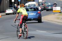 Водители и велосипедисты: советы как не мешать друг другу